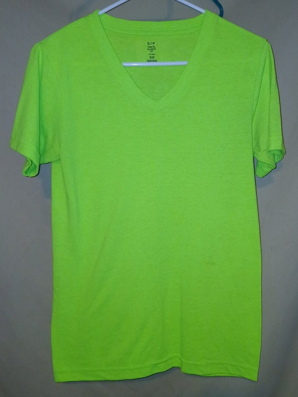 Womens Neon Green V-Neck T-Shirt Short Sleeve Size Small Lightweight Tee